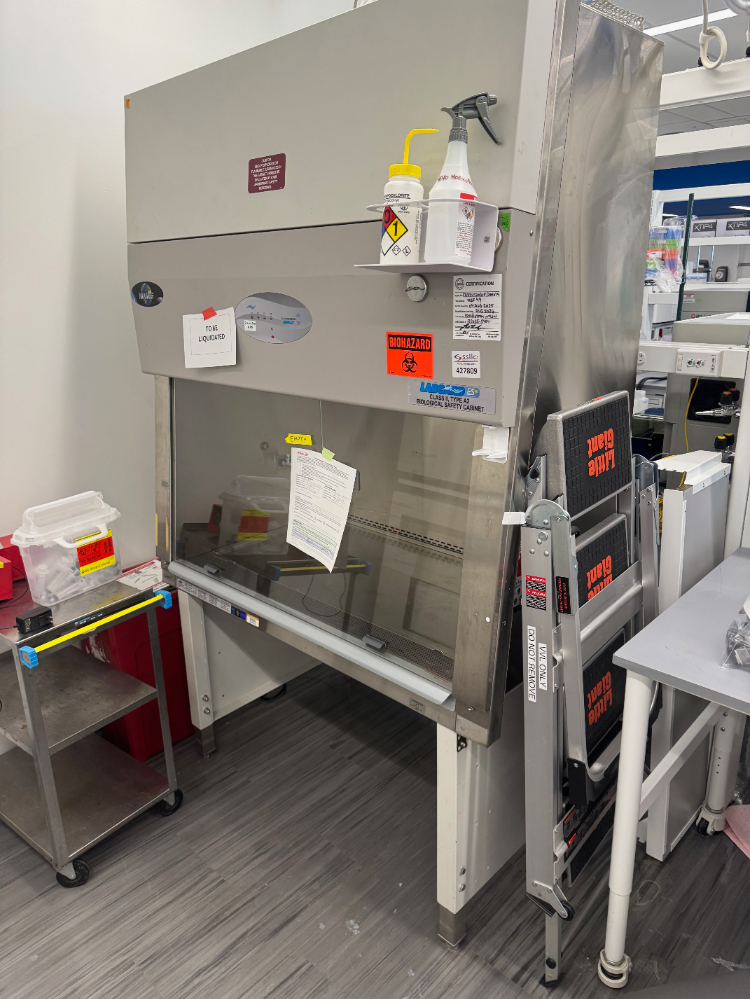 Image of Nuaire LabGard ES 4' BioSafety Cabinet